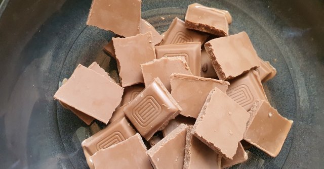 סוכריות שוקולד על מקל